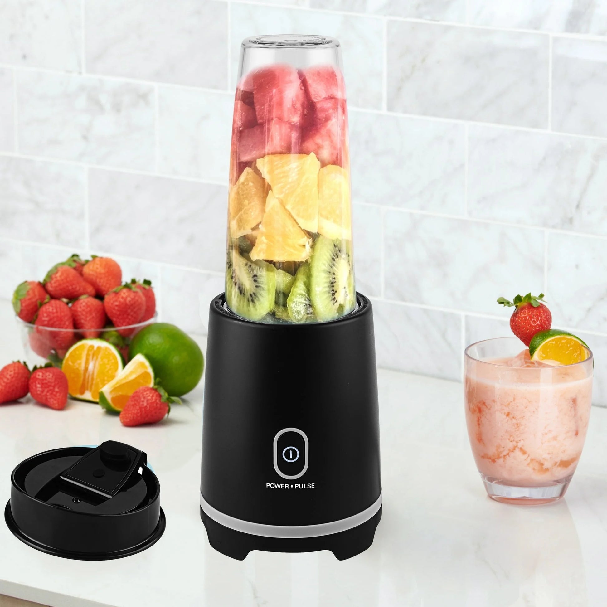 16 Oz Black Single-Serve Blender with Travel Lid - Perfect for On-the-Go Smoothies!