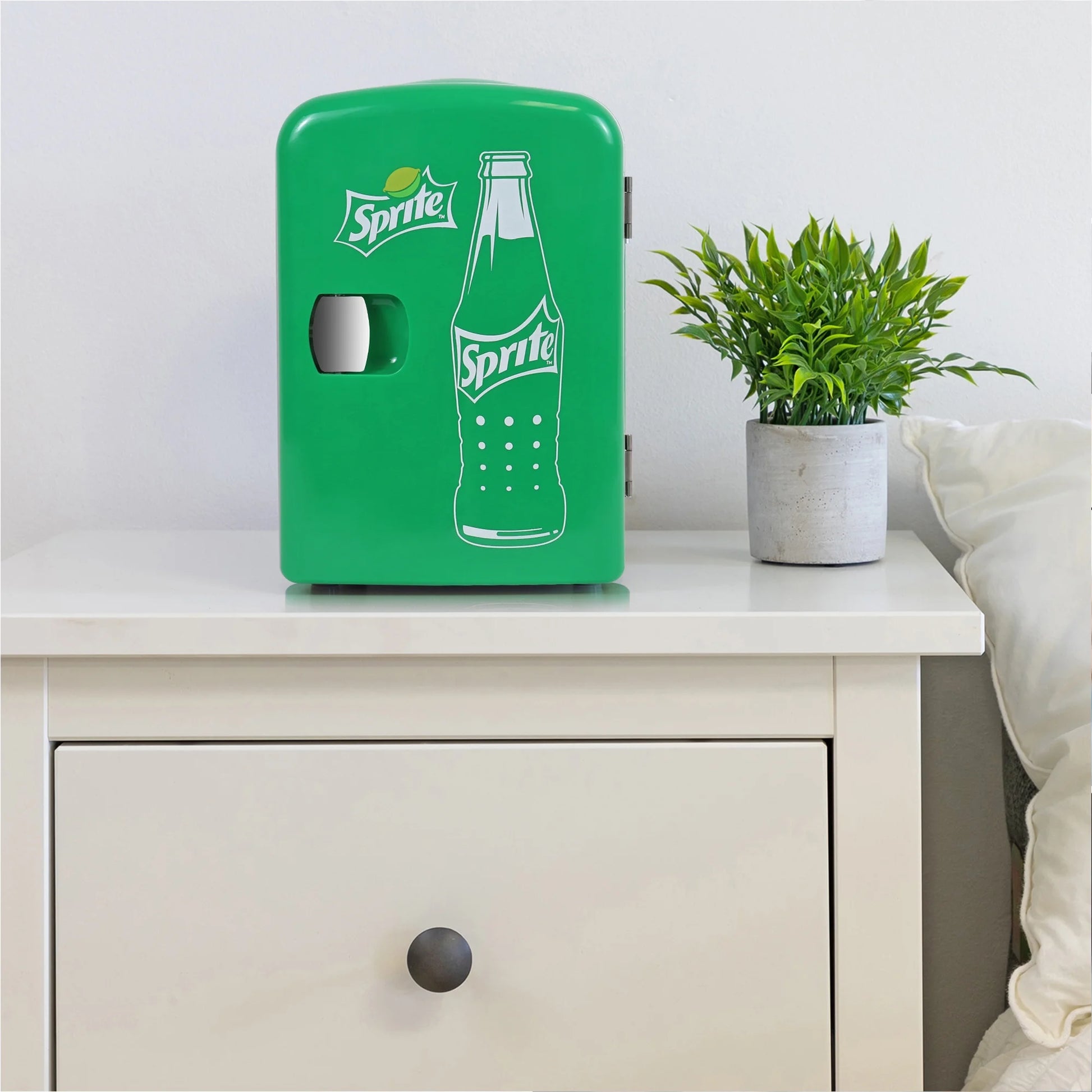 Coca-Cola  4L Cooler/Warmer 12V DC 110V AC Mini Fridge, Green