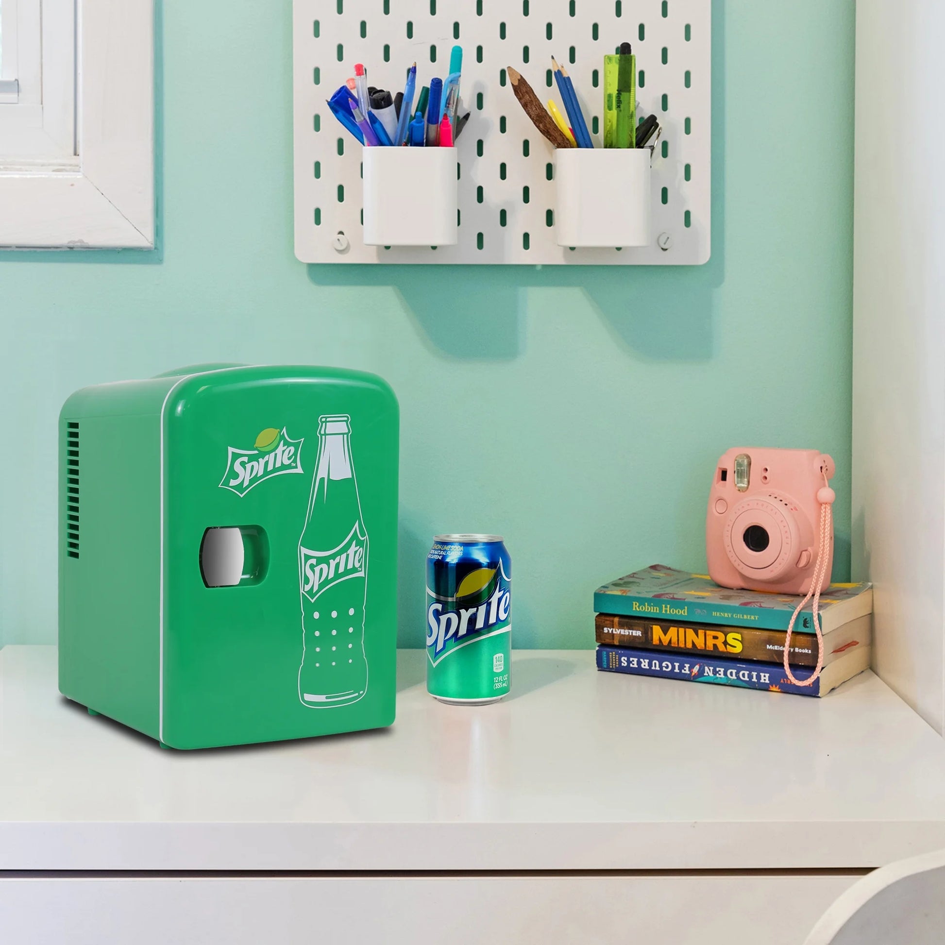 Coca-Cola  4L Cooler/Warmer 12V DC 110V AC Mini Fridge, Green