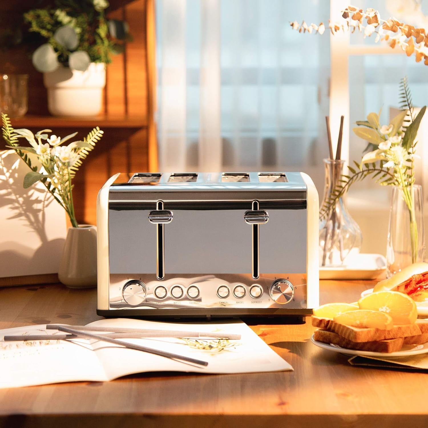 Retro 4-Slice Toaster - Stainless Steel, Extra Wide Slots, 6 Shade Settings, Bagel & Defrost Functions, 1650W, Cream