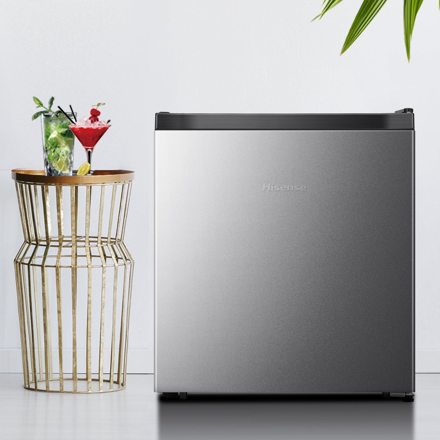 1.6 Cu Ft Single Door Mini Fridge, Silver, Energy Star, 1 Year Warranty, WMS017M6XVE New